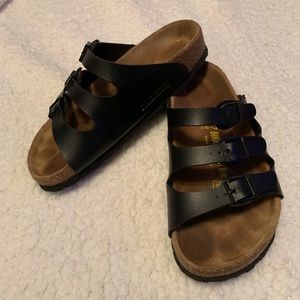 3 strap Birkenstock’s